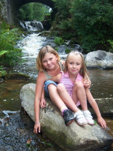                                                     mwa et ma couz sarah