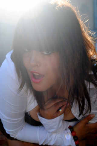 Il N y a Aucuune File Belle Que Celle Ci _____>