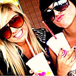 coucou!tous l'monde<3