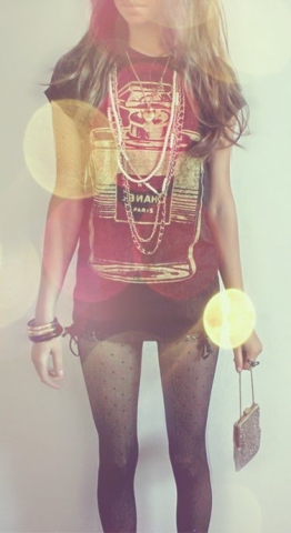 Seule ...    Toujours seule ...   