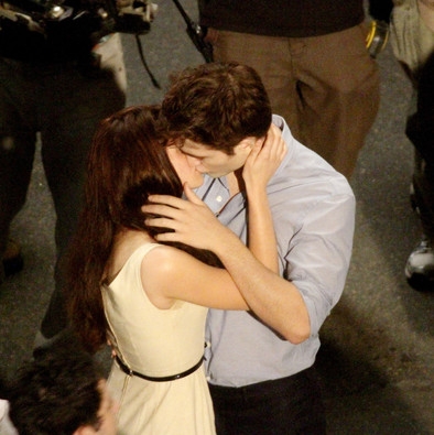 TWILIGHT 4 : �A CHAUFFE ENTRE PATTINSON ET STEWART !