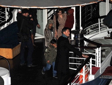 Les Jolie-Pitt F�tent L'Anniversaire De Pax � Paris