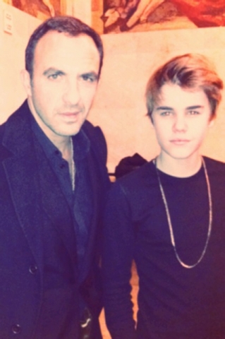 Paris Succombe � La Fi�vre Justin Bieber