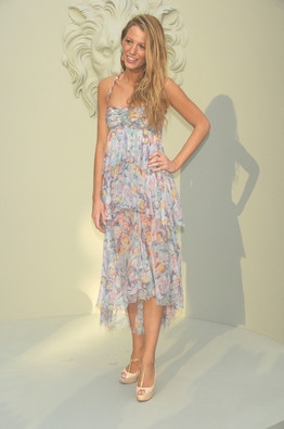 Blake Lively De Plus En Plus Proche De Ryan Gosling