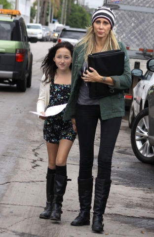 lol elle est belle je trouve ma tante