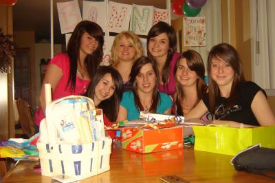 Bonnne fettte Bonnne fetttte Bonne feteee Bonnne fettte VANNNNNNE