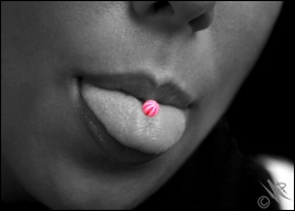 Le  Nouveau Piercing De Jemil�h ! :p