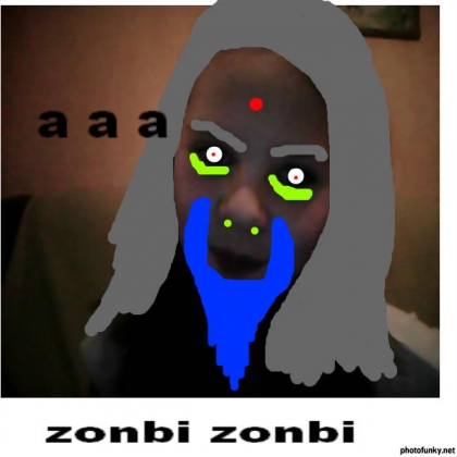 je vous presente la fille zonbi 