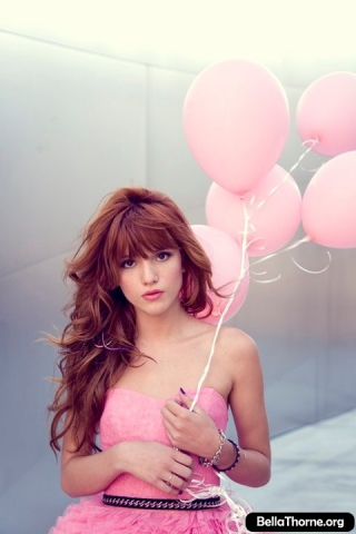 Bella Thorne.