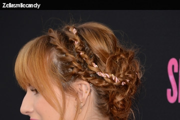 Bella Thorne sexy , a la premire de Spring Breaks  - photo 2