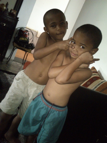 sa c mes deux pti frere je les aime trop 