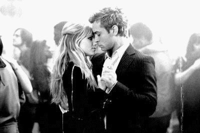 Prends ma main, et embrasse-moi !