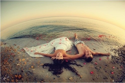 � Quelqu'un entre dans notre vie et une partie de nous dit : 