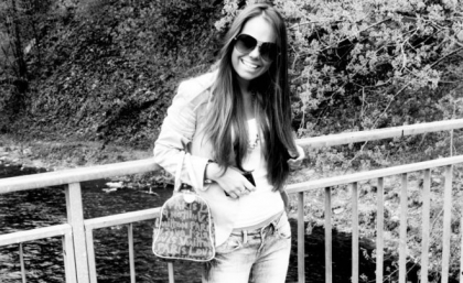 Si un jours tu doit me quitter, Dit le moi sous la  pluie, Pour ne pas voir mes larmes coul�.