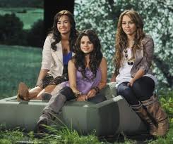Selena Gomez, Demi Lovato et Miley Cyrus