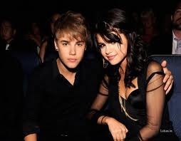 Justin Bieber & Selena Gomez (L)