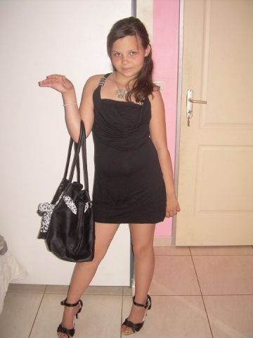 la fille qui veut ressembler a une super femme c'est pas gagner