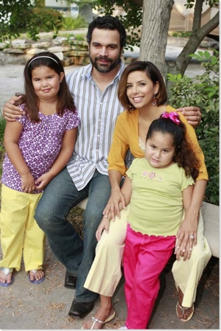             DESPERATE  HOUSEWIVES