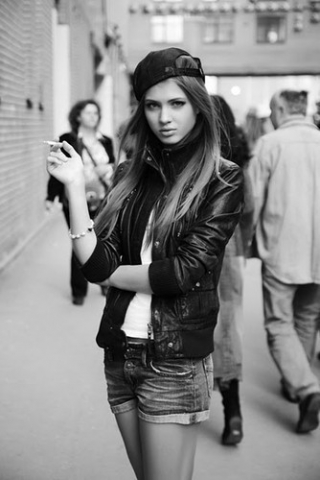 Il y'a des gens qui ne comprennent jamais , on dirait ! =='