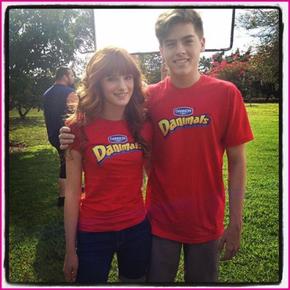 bella thorne cole and dylan sprouse - photo 2