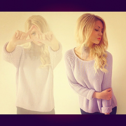 Je crois bien que c'est �a le vrai amour : avoir l'impression d'�tre dans sa vie, pas � c�t�. Au bon endroit. Ne pas avoir besoin de se forcer, de se tortiller pour plaire � l'autre, rester comme on est. - photo 3