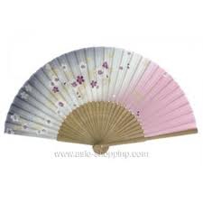 L'histoire du kimono et de l'ventail