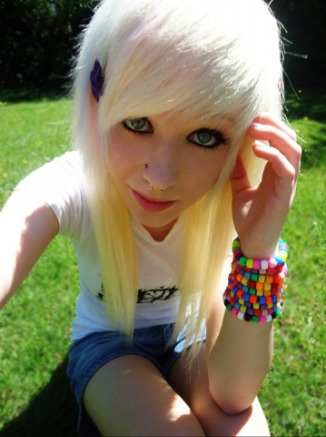 emo girl - photo 2