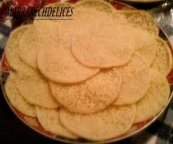 voici une recette  de baghrirs ou crpes  mille trous  sans oeufs (la recette vient de chez soulafa) - photo 2