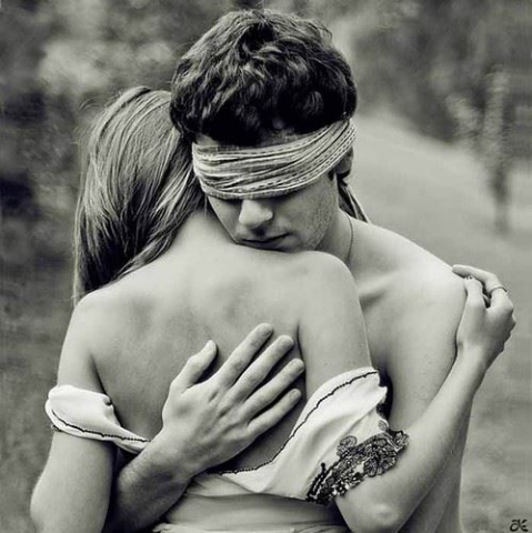 L�amour ne voit pas avec les yeux, mais avec l��me