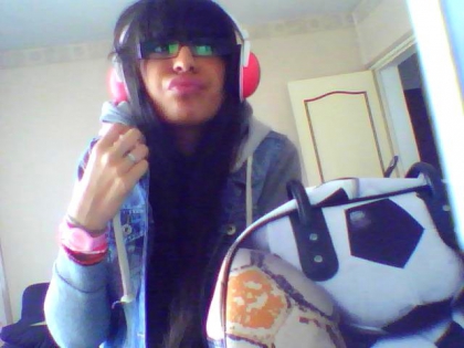 hello girls my name is lisa