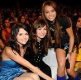selena gomez et miley cyrus 