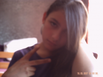 voici ma peite soeur .