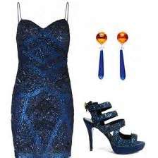 robe avec des accessoires