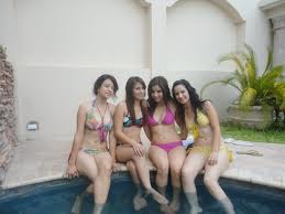 Moiii A La Piscine De Chez Moi 