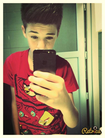                ➜ Monsieur le loveur n'a toujours pas trouv� son �me-soeur.~