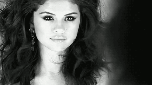 Gifs Selena Gomez - photo 3