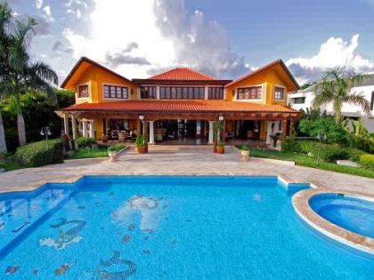 le club commence(X.o.X.o)