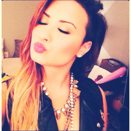 sondage : Demi Lovato Vs Ariana Grande