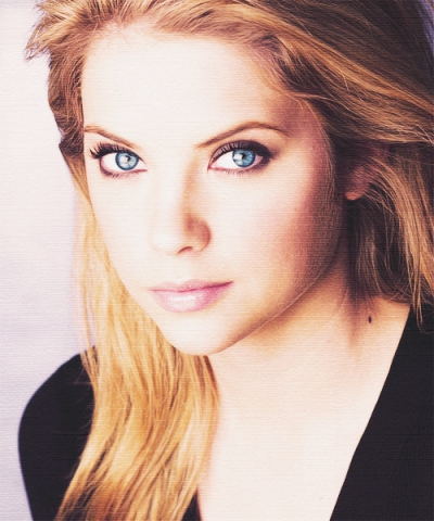 Ashley Benson ☮