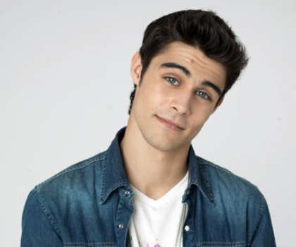 Violetta choisis t elle Lon ou Tomas ??