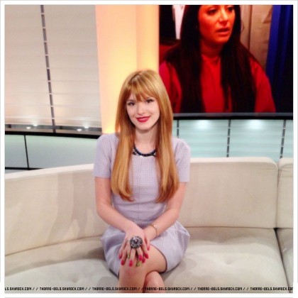 Bella dans les rues de NY le 1er Avril. - photo 2