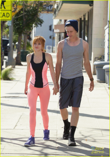 8 mars 2013: bella et Tristan dans un parc de Los Angeles pour fair du sport: basket , jogging etc.....