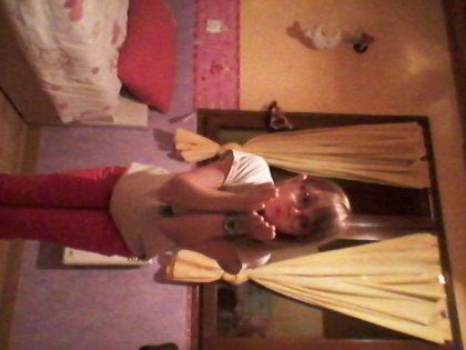 moi il met arriver q un amie trs proche qui a demenager sa ma rend triste mais je l aime