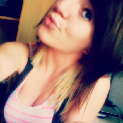 ELLE EST ORPHELINE ALORS NE LA CRITIQUER PAS - photo 2