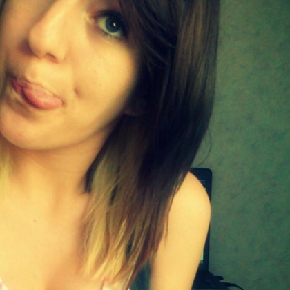 ELLE EST ORPHELINE ALORS NE LA CRITIQUER PAS