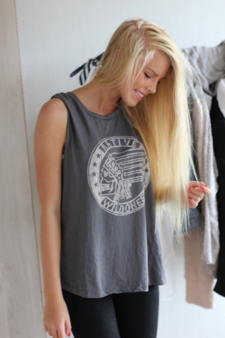 Erica Mohn Kvam y aurora mohn  - photo 2