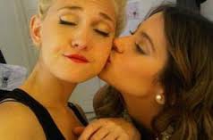 Martina Stoessel et Mercedes Lambre: