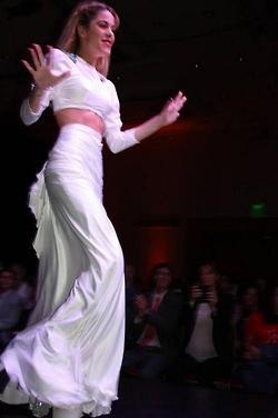 Mage martina stoessel � un d�filer de mode - photo 3