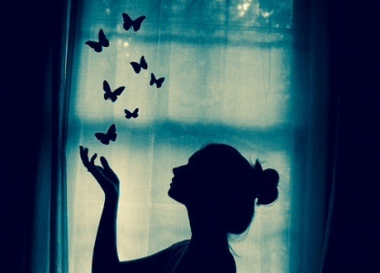 Je retiens mes larmes.