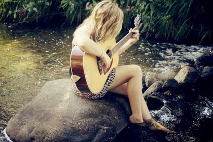 Je suis d�soler ... Si un jour je vous ai fais pleurer Si un jour je vous ai fais crier  Si un jour je vous ai engueul�  Je suis d�soler ... D'un jour vous avoir aimer D'attacher de l'importance � notre amiti�  De voir la vie du mauvais c�t�  Je suis